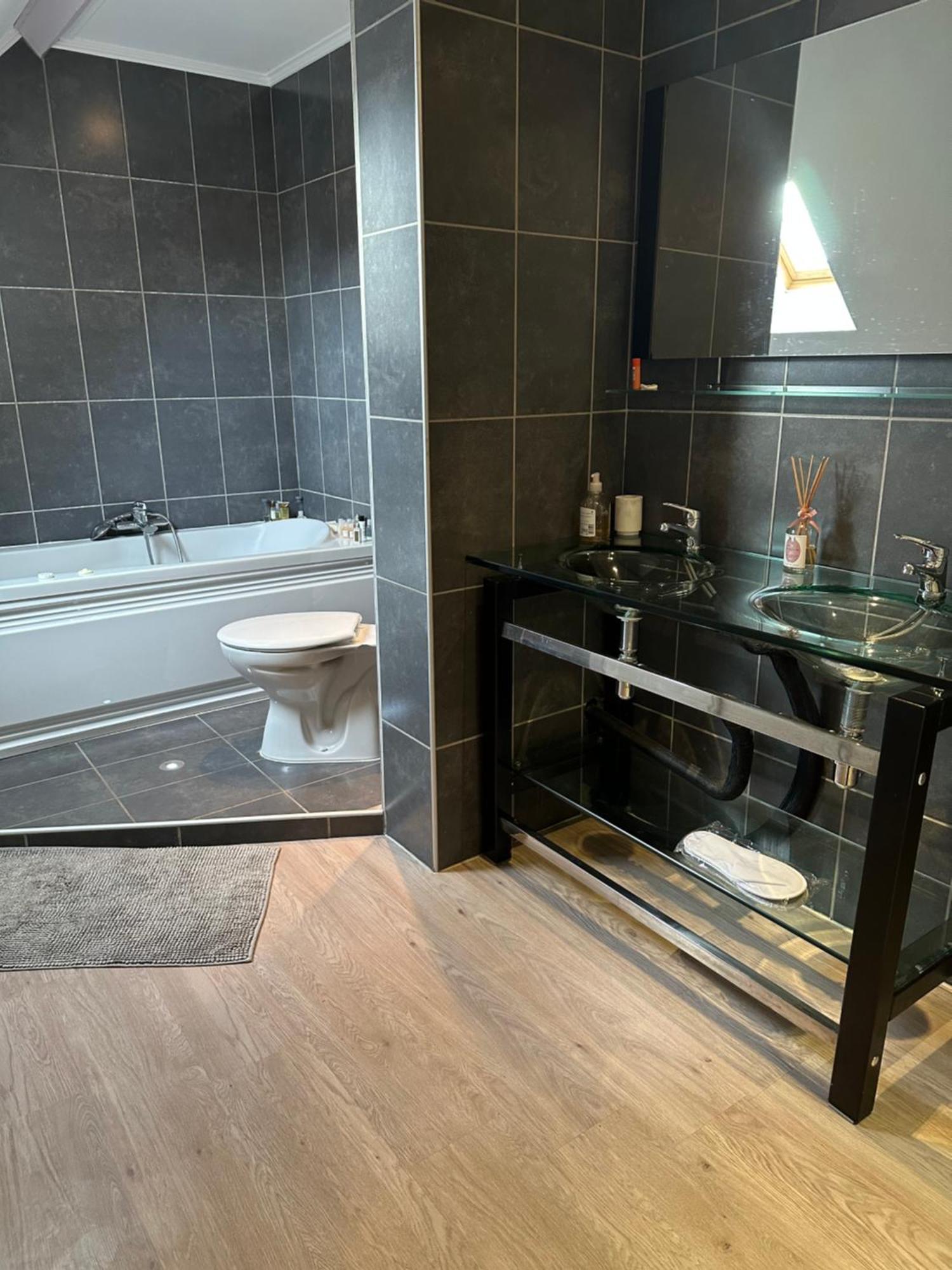 Chambre Privee A 10Min De Roissy Cdg, Au Calme, Parking Gratuit Le Mesnil-Amelot Exterior foto